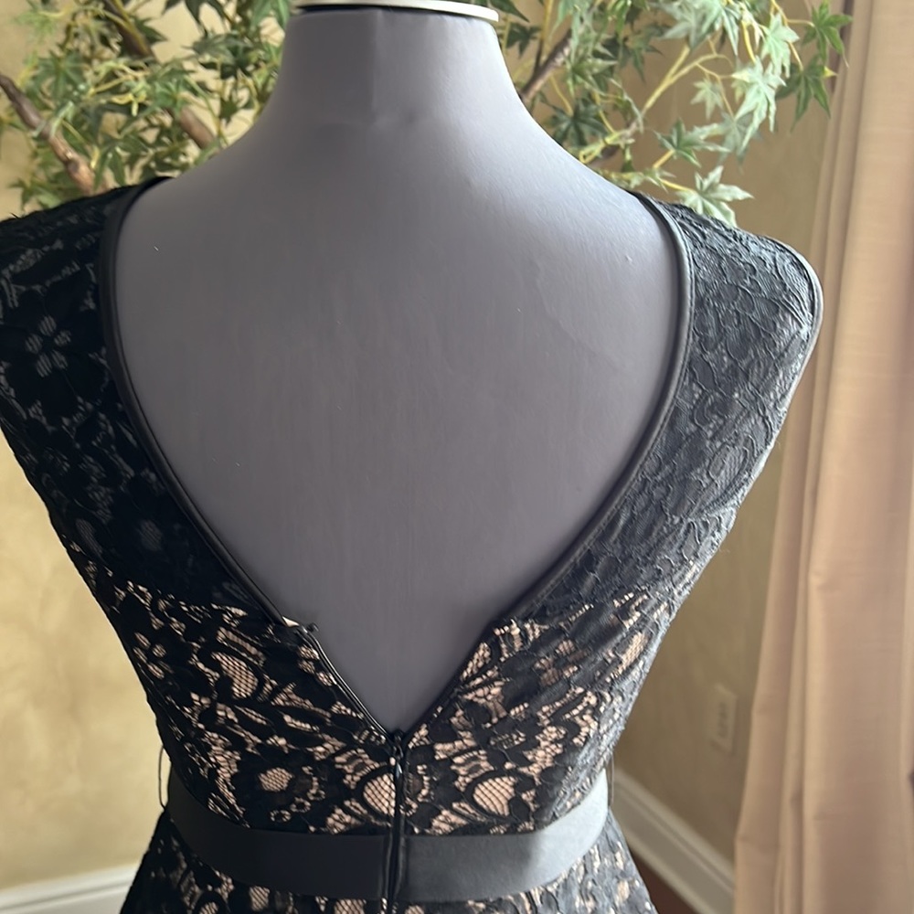 Ladies fun semi formal dress - Picture 6 of 8